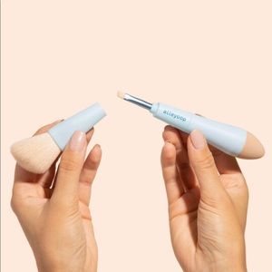 ALLEYOOP Multi Tasker Makeup Brush